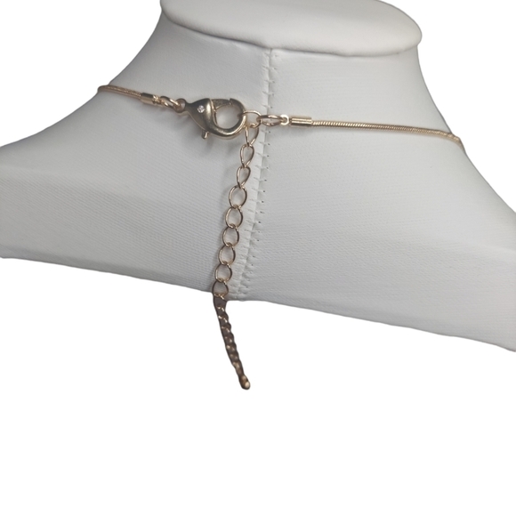 Dainty necklace with a  pendant‎ - Picture 4 of 4